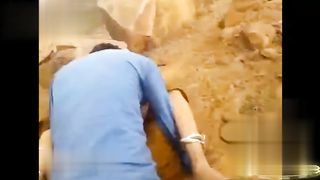 【69堂午夜视频】黑料吃瓜-全网真实性最高的强奸片这当然是源自视频里的印度人强奸出了名的国家路边抓一个妇女直接开操