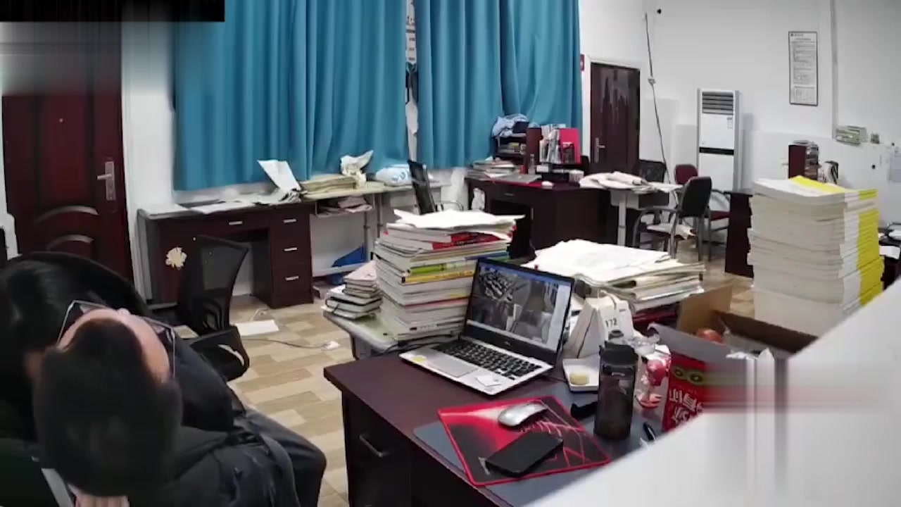 【69堂午夜视频】黑料吃瓜-四川达州铭任园高中男老师勾引学生办公室调情监控全程拍摄真是人前教书人后育人啊