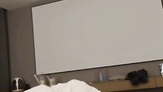 【69堂午夜视频】黑料吃瓜-年轻无极限网络上流传的一段大学生情侣同居的视频被泄密年纪不大口乳足齐上阵这是真没少学技巧