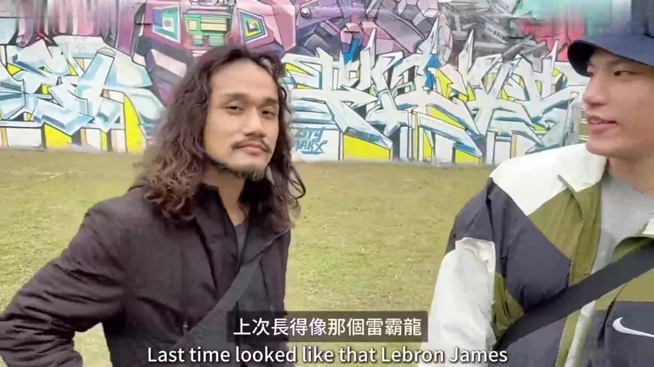 【69堂午夜视频】全球特别嫖娼企划鱿鱼游戏男操花臂嫩妹，身体油亮亮，精液喷射在脸上