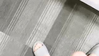 【69堂午夜视频】内射无毛白虎性感高跟鞋小姐姐，精液射满了整个逼