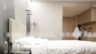 【69堂午夜视频】大一清纯学妹下海兼职外围赚外快，皮肤白嫩光滑胸部圆润挺拔