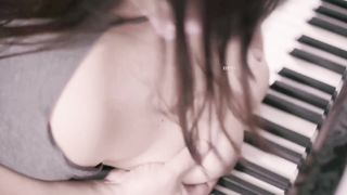 【69堂午夜视频】酒吧搭讪眼镜美乳小隻马小姐姐酒店开房体验她得毒龙口活