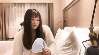 【69堂午夜视频】笑容甜美惹人怜爱的巨乳嫩妹被草到水流成河