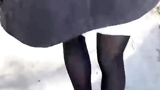 【69堂午夜视频】元宵节约上亲姐一起去吃日料，亲姐趴在桌子底下帮我口爆