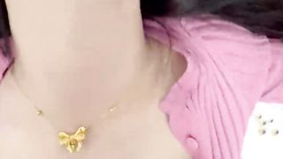 【69堂午夜视频】周未和姐姐单独在老家，姨妈刚走姐姐就不停在家发骚