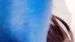 【69堂午夜视频】哄骗妹妹闺蜜出来逛街买衣服，商场里大庭广众下就抠逼