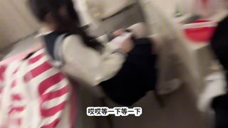 【69堂午夜视频】女儿闺蜜被我用裸照威胁再次狂插她骚逼，我扶着她的腰往后一拉，鸡巴直接插进了她淫水泛滥的小逼