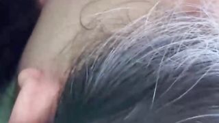 【69堂午夜视频】抓往假期的尾巴，趁着爸妈不在家，在客厅沙发上强行让妹妹帮我口交