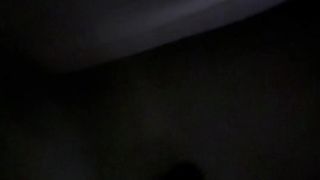 【69堂午夜视频】淫荡妹妹化作瑶穿着旗袍骑在哥哥身上，我拉开裤子拉链