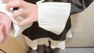 【69堂午夜视频】网吧里调教30岁亲姐姐自慰，电击阴蒂姐姐没忍住在网吧里直接叫了起来，再拉到女厕所玩尿内射！