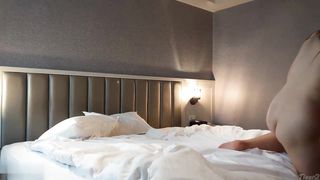 【69堂午夜视频】网约22岁温柔娇嫩的艺校极品大学生美女性爱