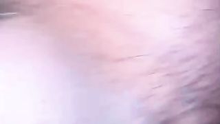 【69堂午夜视频】趁着姐姐休假约上她一起去酒吧，酒劲上头后在厕所里强迫姐姐喝尿