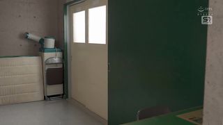 【69堂午夜视频】下贱女教师活该被我侵犯2