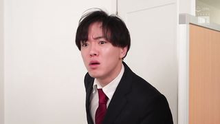 【69堂午夜视频】美腿女上司无内直穿丝袜挑逗1