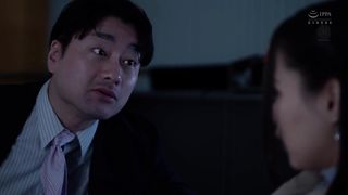 【69堂午夜视频】蛮横上司的献身人妻兔女郎1