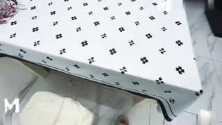 【69堂午夜视频】快递小哥艳遇极品尤物 送货送到床 浓精射满深处