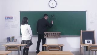 【69堂午夜视频】校园禁果青春学园