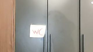 【69堂午夜视频】气质御姐范妹子，白色丝袜搔首弄姿热舞大秀身材黑丝袜按摩推油安慕希酸奶湿身