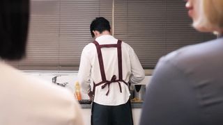 【69堂午夜视频】淫乱表姐妹共享肉棒