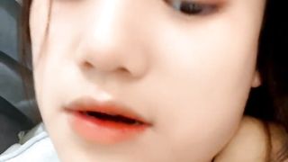 【69堂午夜视频】06小瑶瑶奶挺逼嫩全程露脸激情发骚，逼毛没几根近距离展示，自己抠弄骚逼淫水多多，呻吟可射精彩刺激别错过