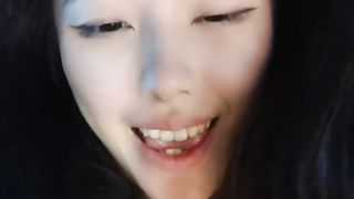 【69堂午夜视频】妩媚又风情，肤白又貌美，无毛白虎逼玩弄小鲜肉，舌吻吃奶又舔逼，激情抠逼高潮不断，激情上位火辣钢管舞