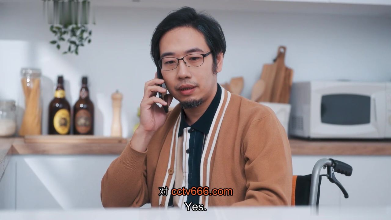 【69堂午夜视频】工人强插色气人妻 背着残疾丈夫狂抽插