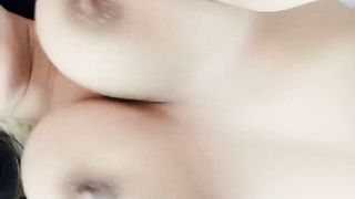 【69堂午夜视频】新来的大奶少妇浴室洗完澡到床上诱惑狼友，揉捏性感的大奶子，掰开逼逼给狼友看，撅着屁股求草，精彩别错过