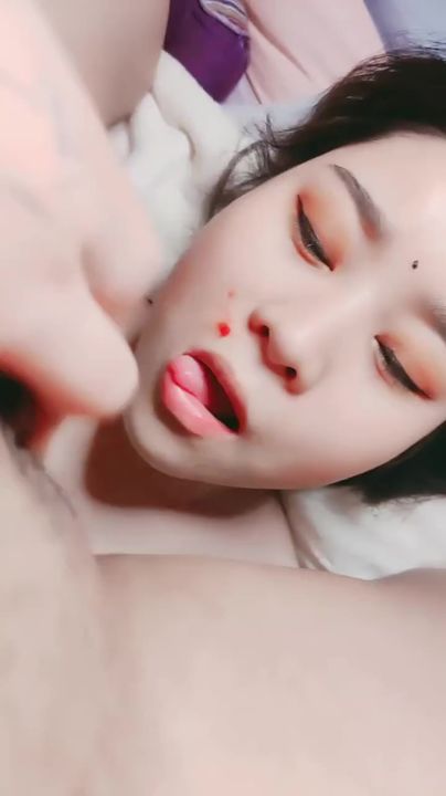 【69堂午夜视频】裸聊界里的天花板逼逼嫩得出水的一对母女互相舔逼逼刷礼物让妈妈尿女儿嘴里对白精彩