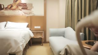 【69堂午夜视频】坐在身上各种内衣揉奶，特写揉穴清晰可见，扶着屁股操的啊啊叫