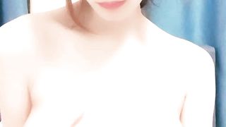 【69堂午夜视频】大奶哺乳期妮妮老师的诱惑，黑丝情趣淫声荡语互动撩骚尿尿给狼友看，双乳挤奶喷射乳汁真刺激，骚逼特写展示