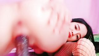 【69堂午夜视频】太会玩了，25CM巨屌，瓶子插逼，菊花大运动，娇喘呻吟太骚了！