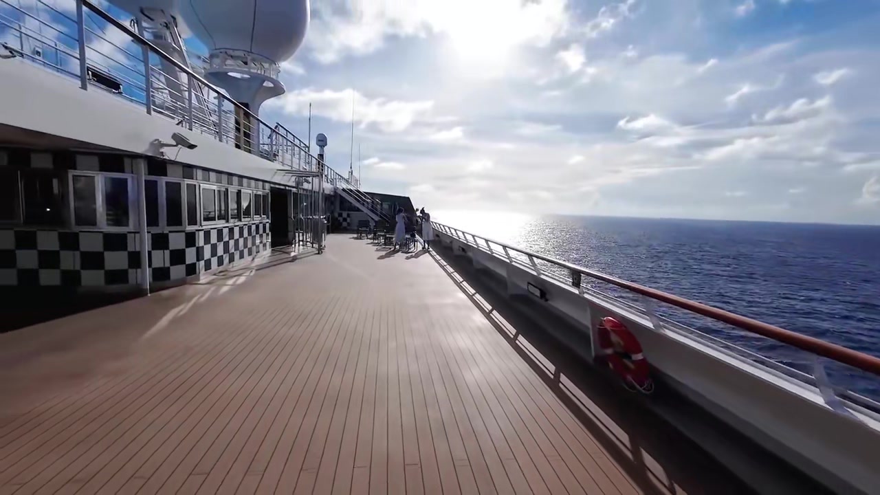 【69堂午夜视频】奢华邮轮旅游和离异大叔的恋情，船上第一次遇到就被大叔各种体位猛操，射一次还不够，第二次直接射里面了