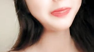 【69堂午夜视频】白丝高跟露脸校花女神小懒猫深夜激情，撩骚互动狼友脱光光，浴室揉奶玩逼自己抠到高潮喷水，淫声荡语不断