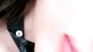 【69堂午夜视频】辣辣辣妹闪亮登场~御姐范够骚~高颜值身材正点~衣服特有个性，下面很嫩水~道具插B扣B特写~射一炮精液进去爽歪歪！