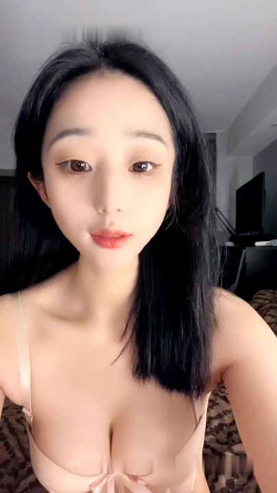 【69堂午夜视频】极品美模航空菲菲大秀直播露脸，完美好身材把阴唇都快干翻了，淫声荡语互动撩骚，道具抽插呻吟可射精彩刺激