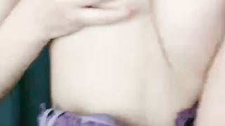 【69堂午夜视频】长驱直入-紫霞仙女，来大姨妈也要直播，穿着紫色情趣内衣，脱掉内裤给看屄屄特写，揉波波诱惑得狼友蠢蠢欲动！