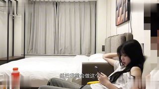 【69堂午夜视频】下面脱了毛光滑干净，屁股翘，后入抽插太爽了，女上位表情很投入