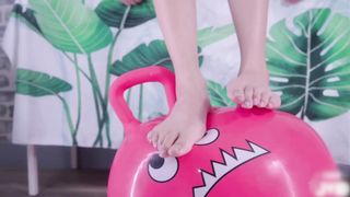 【69堂午夜视频】白皙爆乳最高峰女教练Haruka 全裸羞耻训练敏感性欲爆发卑猥润滑解放