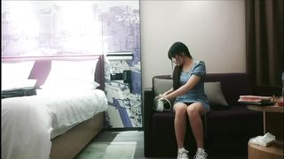 【69堂午夜视频】国产女优出道前生涩腼腆良家颜