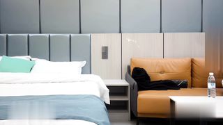 【69堂午夜视频】外围大圈00后，苗条粉嫩身材好，被干得嗷嗷叫