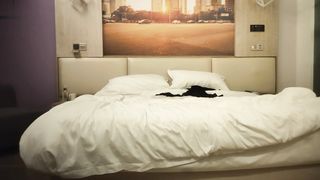 【69堂午夜视频】大奶子美女外围换上情趣黑丝吃鲍鱼