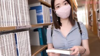 【69堂午夜视频】在图书馆看书被偷看「你要看就要负责到底阿!」