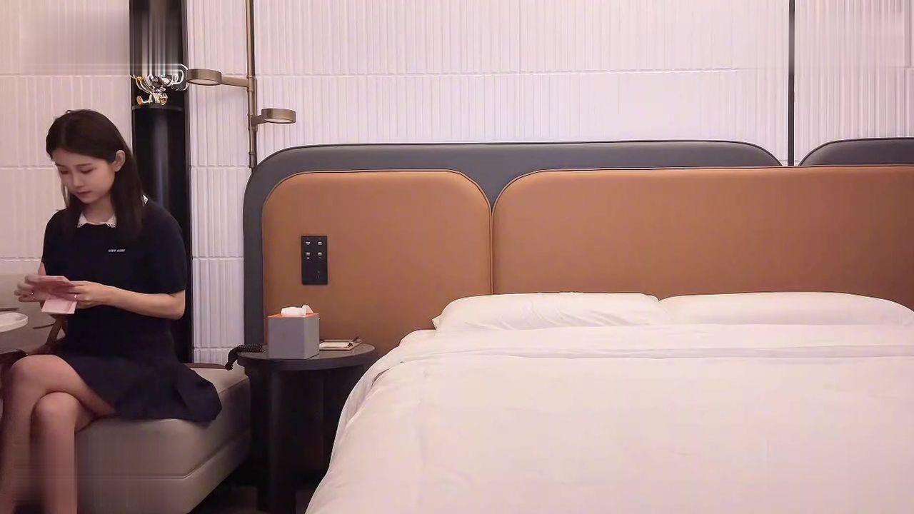 【69堂午夜视频】给她上一课，刚来的时候满脸笑容，后面全是各种痛苦表情