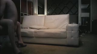 【69堂午夜视频】沙发大战长腿美女直接抱起来猛干打桩