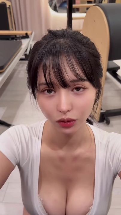 【69堂午夜视频】健身房的特殊训练只有最色情的骚穴才能获得大鸡巴奖励