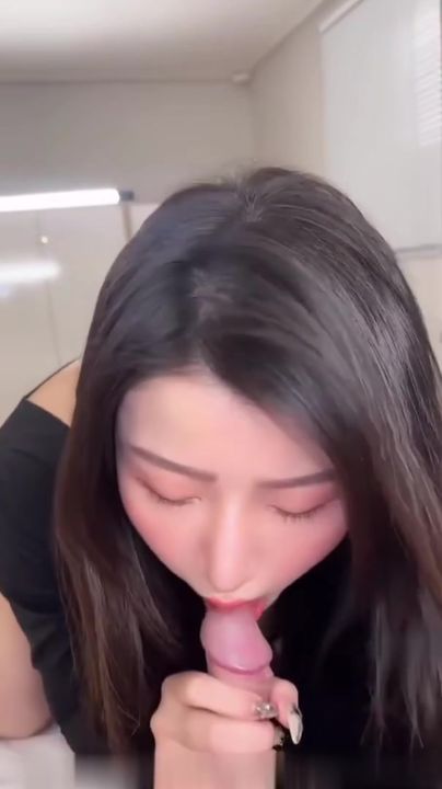 【69堂午夜视频】天然雪白巨乳女神艾玛高颜值大胸女与摄像师各种场景性爱啪啪视频福利