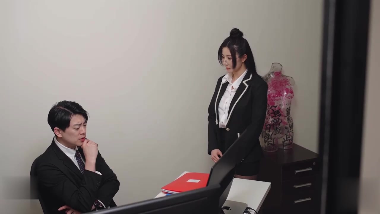 【69堂午夜视频】肉食系痴女秘书办公室潜规则逆推榨精把老板榨到无法下地