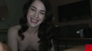 【69堂午夜视频】伊芙琳的口活非常棒让我在她的脸上留下了大量精液
