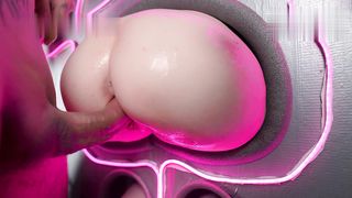 【69堂午夜视频】在窥视孔里狠狠地操这个婊子，把她的阴道完全填满，让她在颤抖的性高潮中尖叫